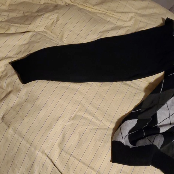 Black and Gray sweater - Picture 8 of 12